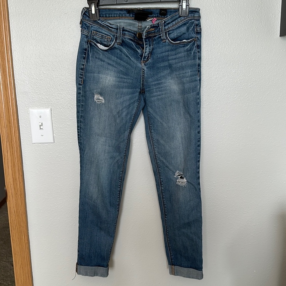 Women’s denim boyfriend jeans. Size 25